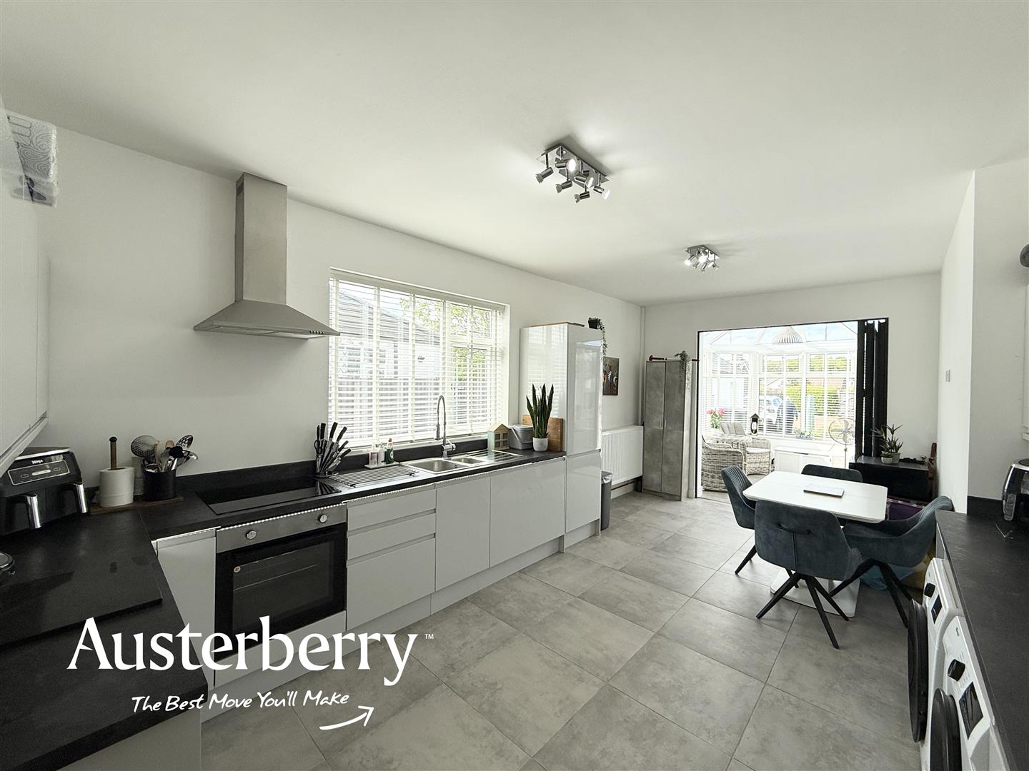 3 bed property in Weston Coyney Road, Stoke-On-Trent
